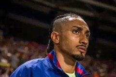 法国队逆境中的团队精神：争议处理与登贝莱风波的战术应对